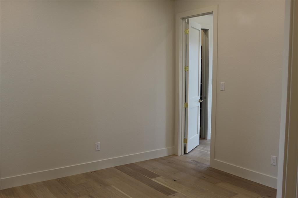 1090 Eagle Pass Property Photo 36