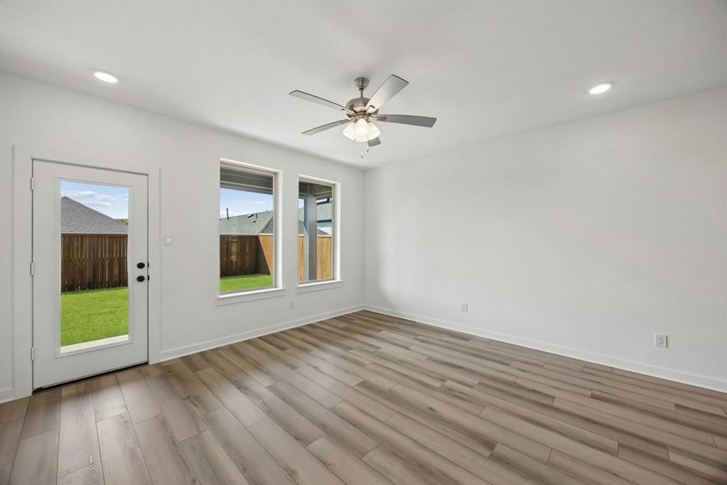 4869 Dee Street Property Photo 9