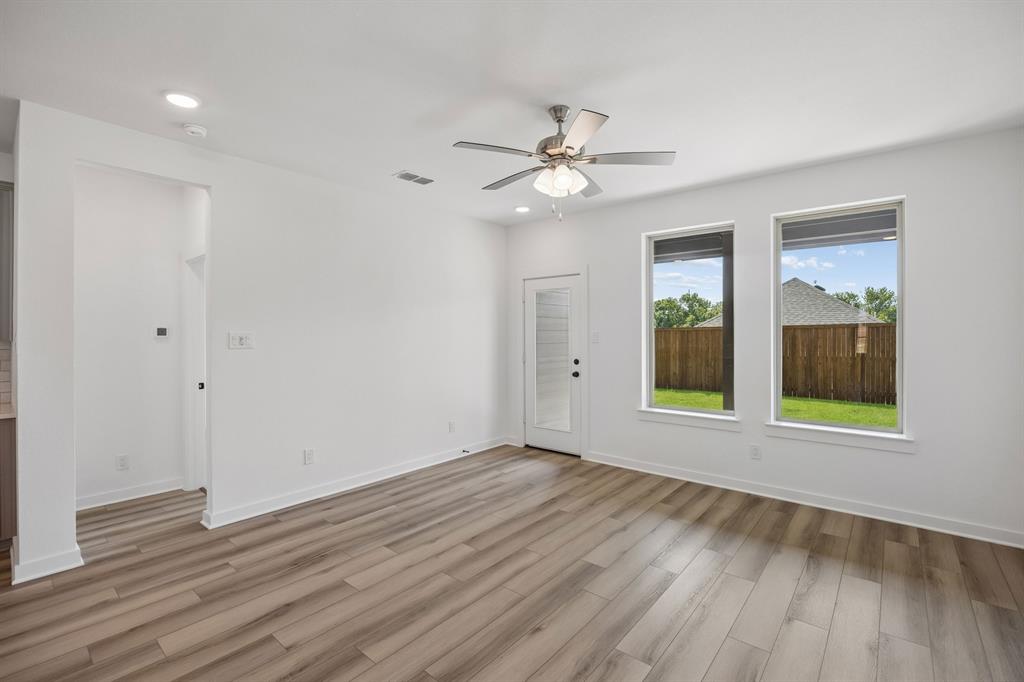 4869 Dee Street Property Photo 10