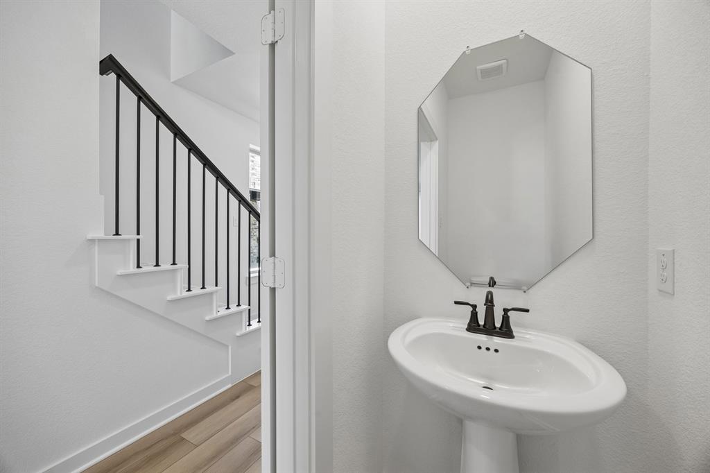 4869 Dee Street Property Photo 26