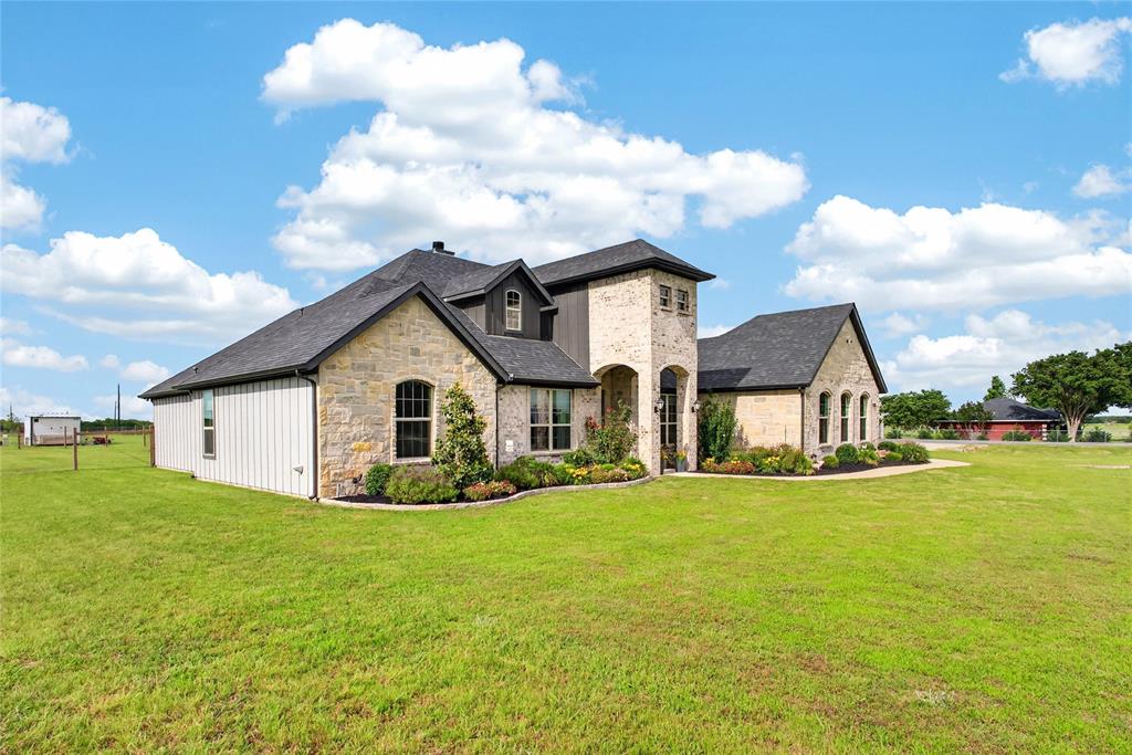 1705 S Fm 1752 Property Photo 4