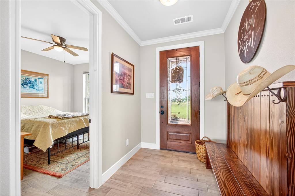 1705 S Fm 1752 Property Photo 8