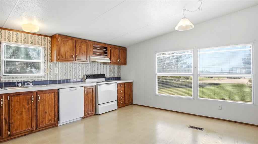 10902 County Road 414 Property Photo 12