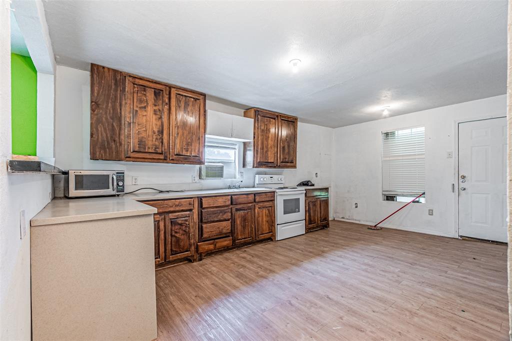 317 Fuller Street Property Photo 8