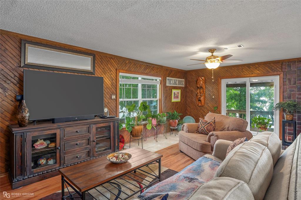 664 Featherston Road Property Photo 8