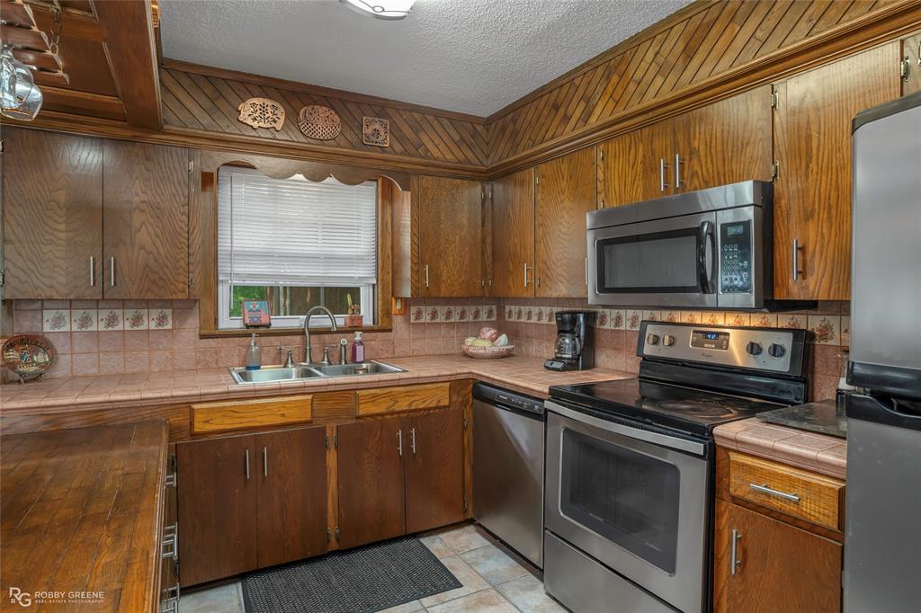 664 Featherston Road Property Photo 10