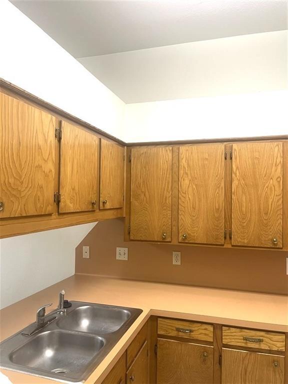 1410 Williamsburg Drive Property Photo 12