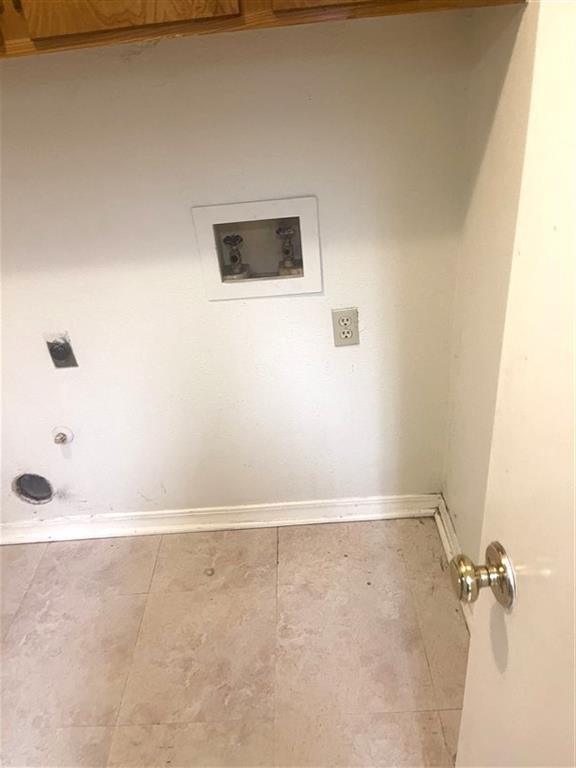 1410 Williamsburg Drive Property Photo 14