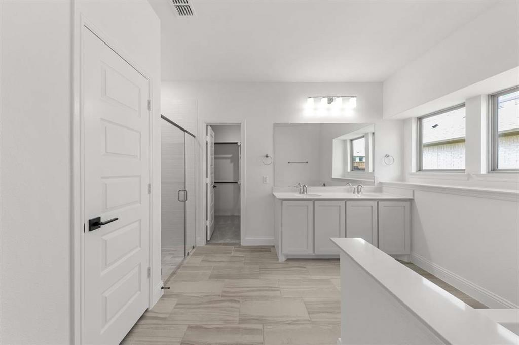 700 Brazos Drive Property Photo 10