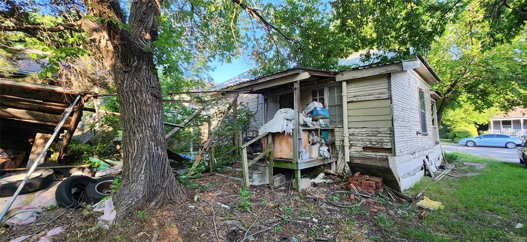1407 E Wells Avenue Property Photo 8