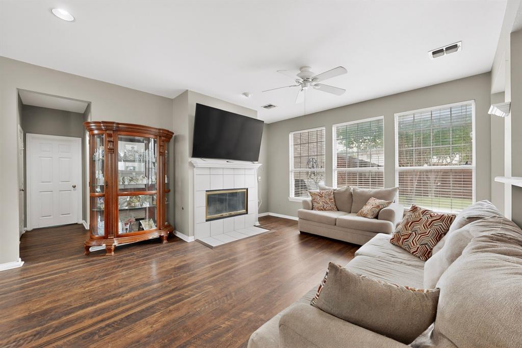 3608 Edmonton Court Property Photo 5