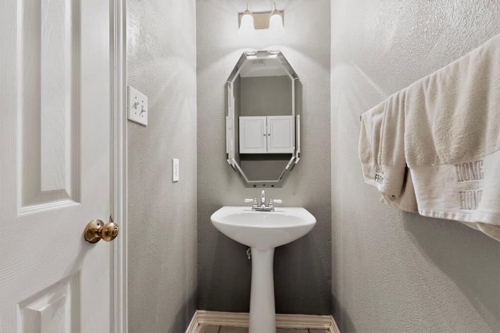 3608 Edmonton Court Property Photo 14