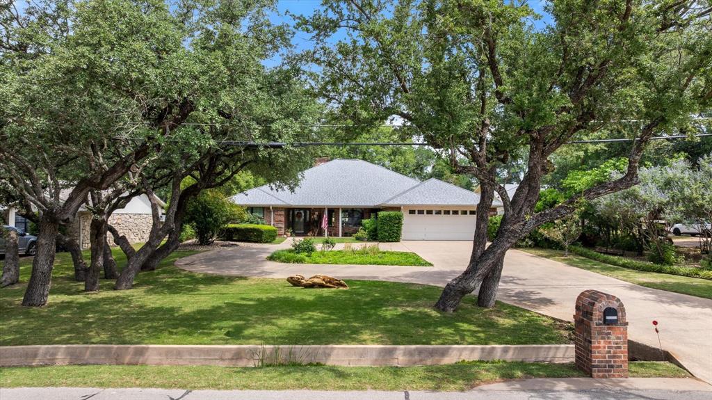 3808 Fairway Drive Property Photo 3