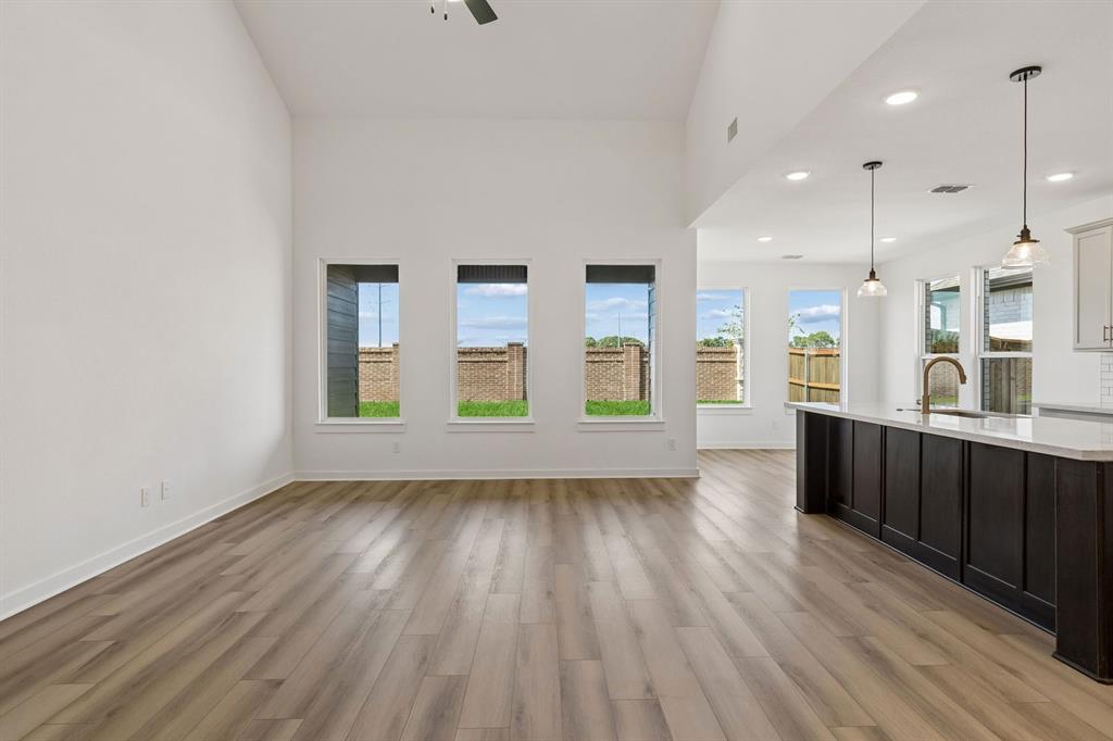 4748 Farmers Drive Property Photo 10
