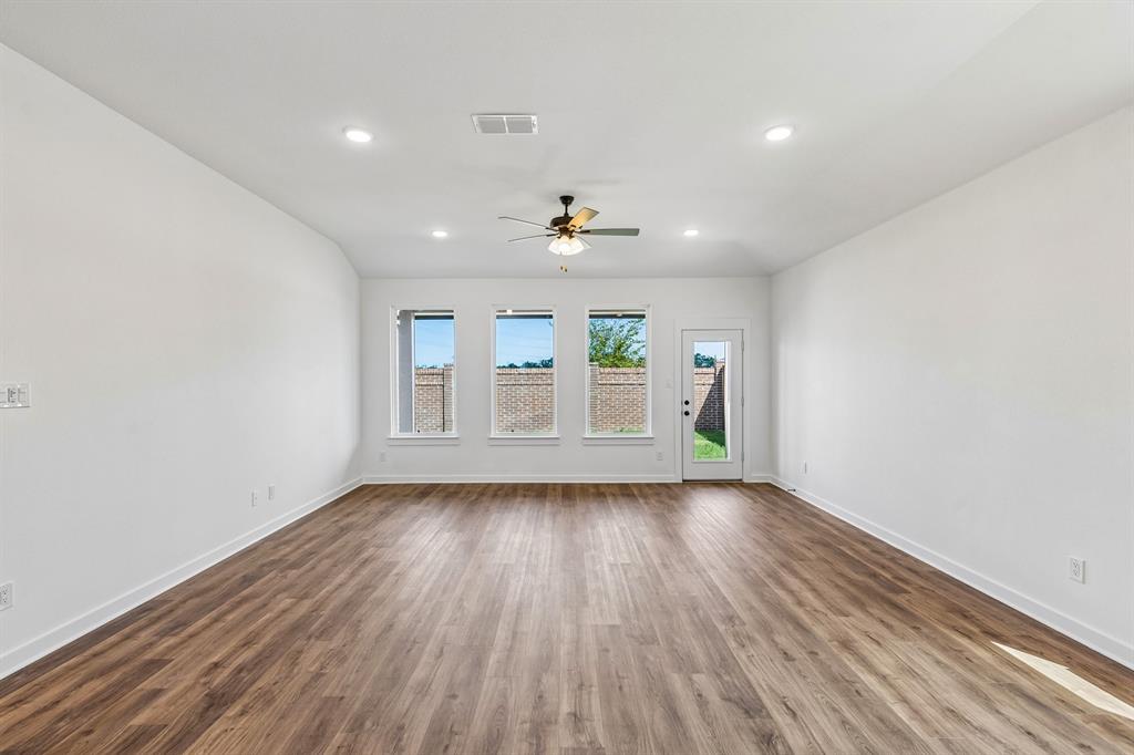 4744 Farmers Drive Property Photo 13