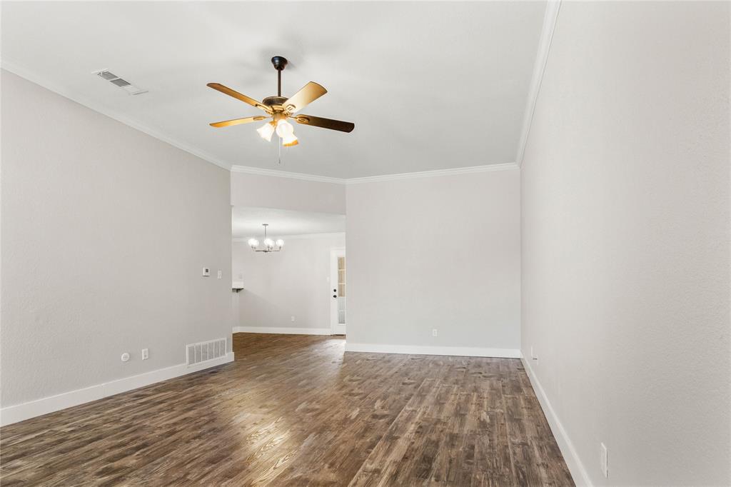 2040 Comal Street Property Photo 6