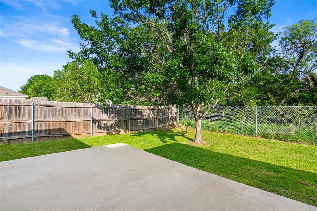 2040 Comal Street Property Photo 33
