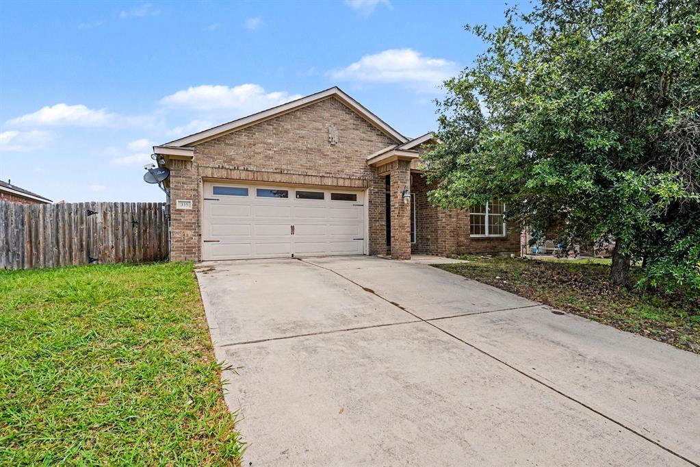 335 Quail Crossing Drive Property Photo 1