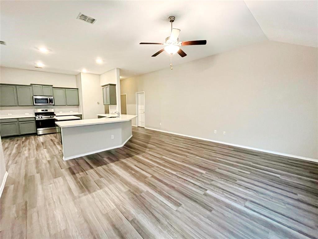 2927 Rosemount Lane Property Photo 4