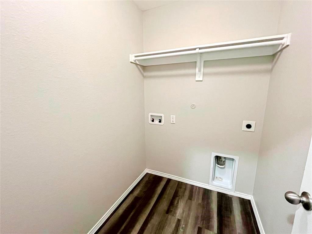 2927 Rosemount Lane Property Photo 11