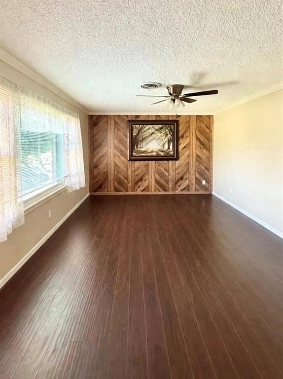 6408 Lake Vista Street Property Photo 4