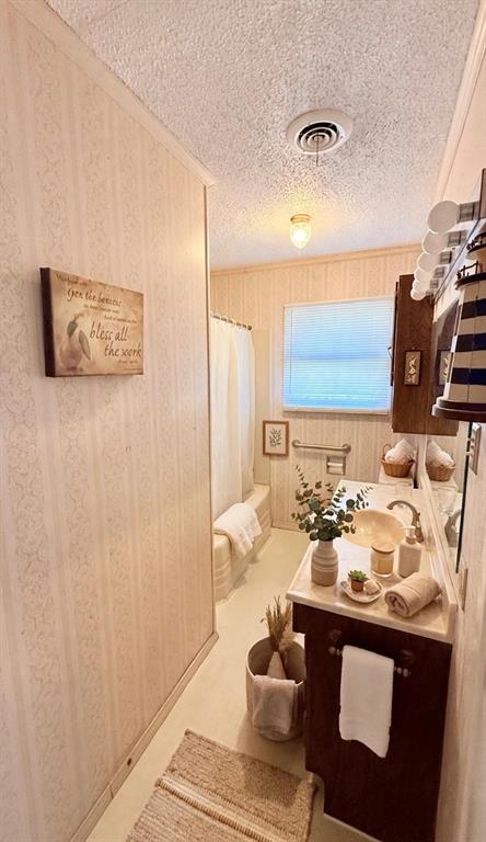 6408 Lake Vista Street Property Photo 5