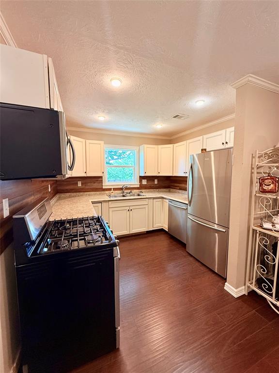 6408 Lake Vista Street Property Photo 14