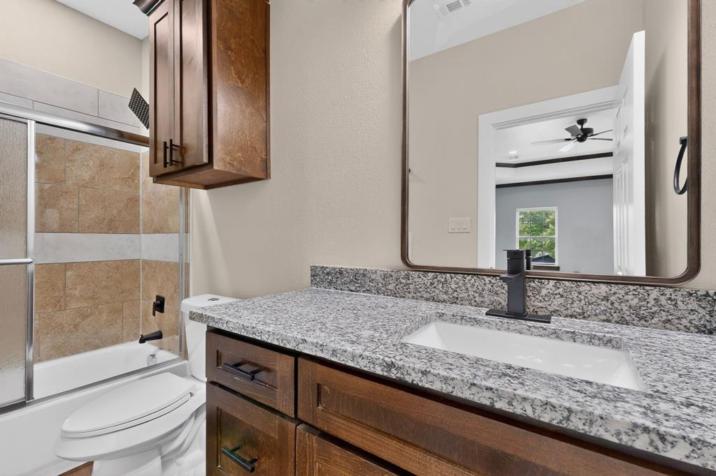 800 Oak Creek Drive Property Photo 12