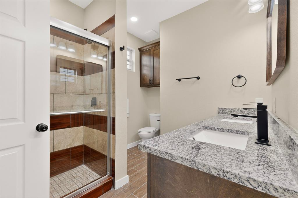 800 Oak Creek Drive Property Photo 14