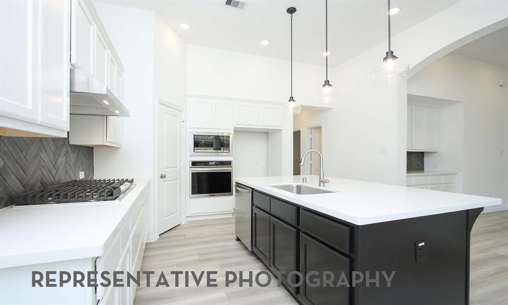 4311 Anglers Way Property Photo 8