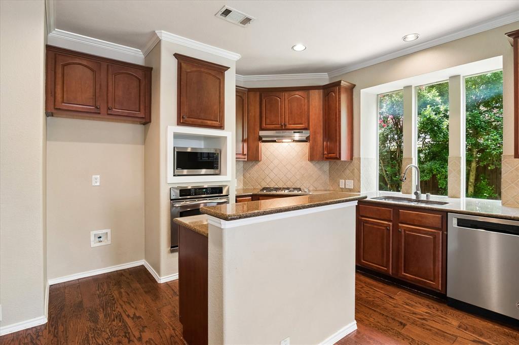 2374 Aspermount Drive Property Photo 13