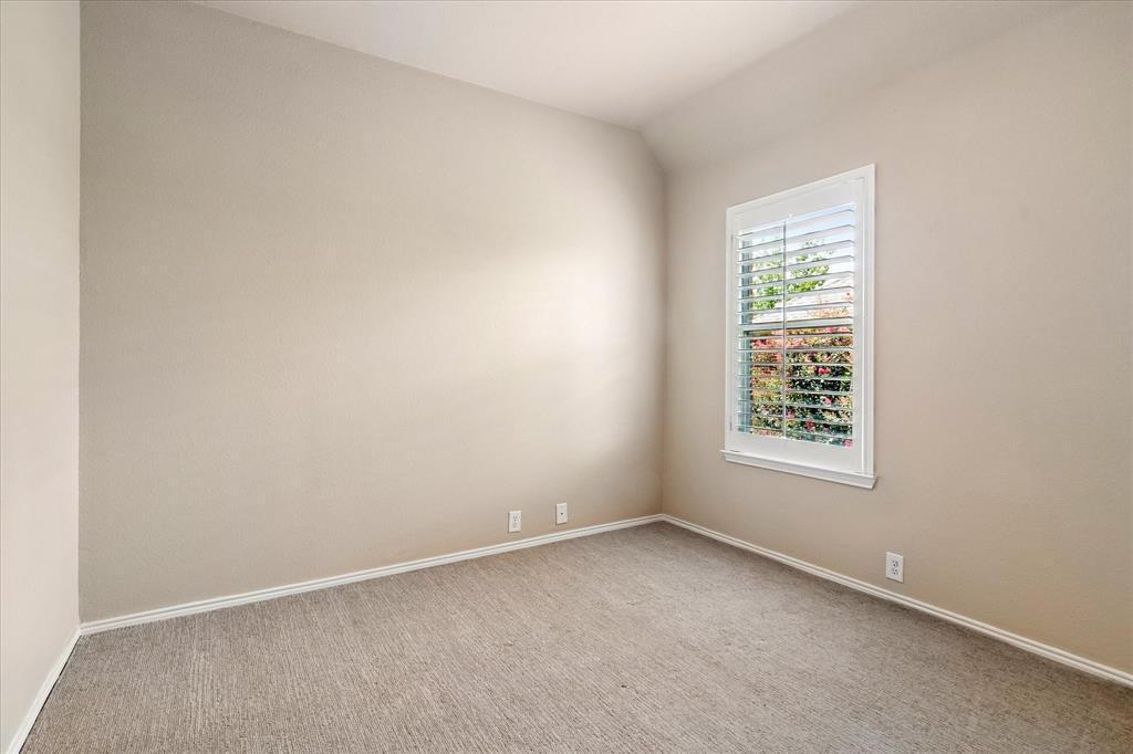 2374 Aspermount Drive Property Photo 18