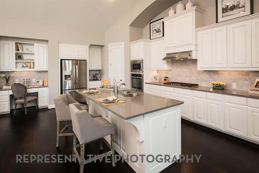 1404 Hydrangea Court Property Photo 3