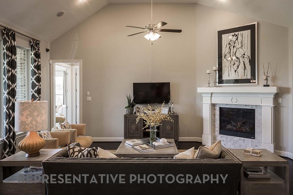 1404 Hydrangea Court Property Photo 8