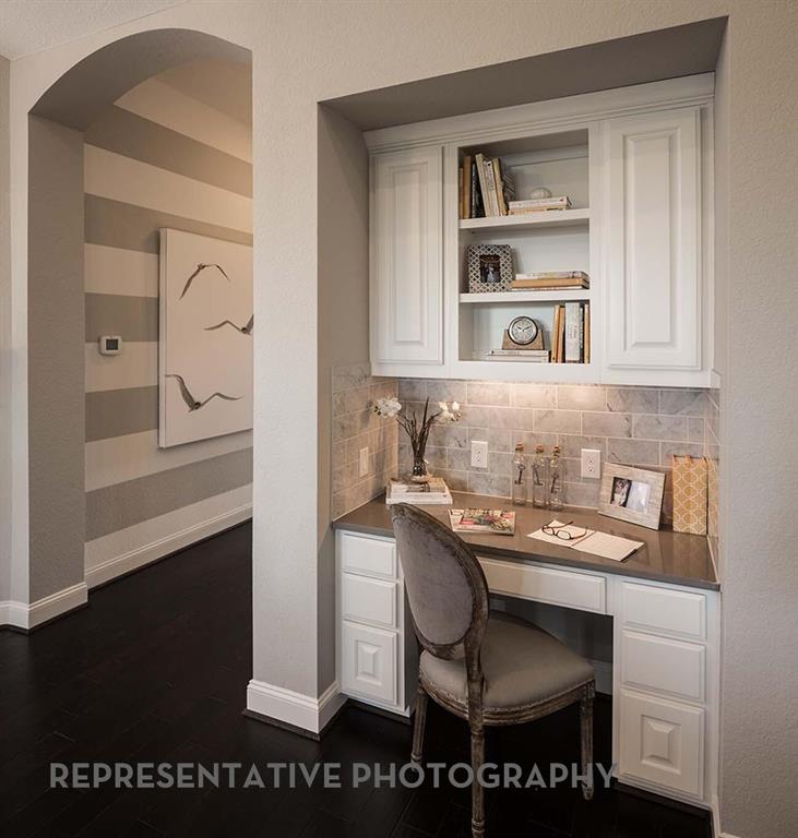 1404 Hydrangea Court Property Photo 17