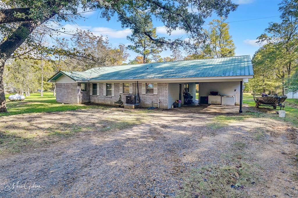 135 Poverty Point Property Photo 1