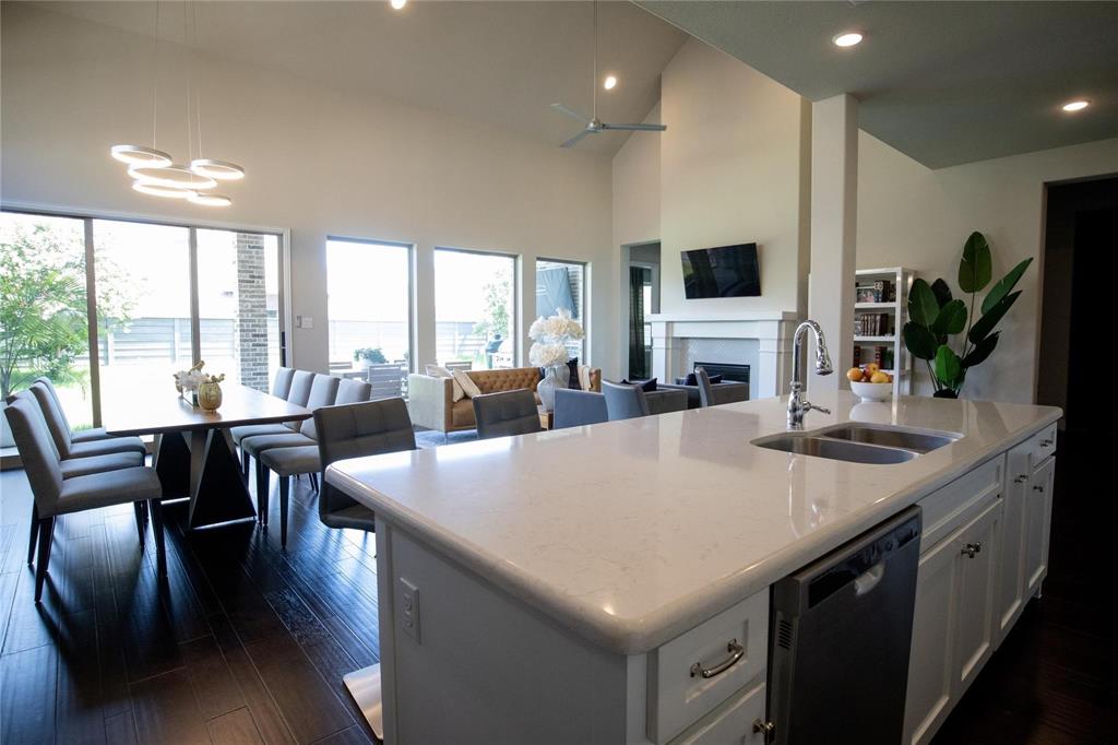 829 Boardwalk Way Property Photo 3