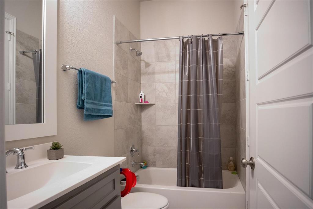 829 Boardwalk Way Property Photo 13
