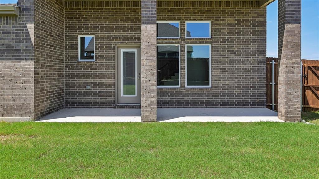 9528 Bently Boulevard Property Photo 3
