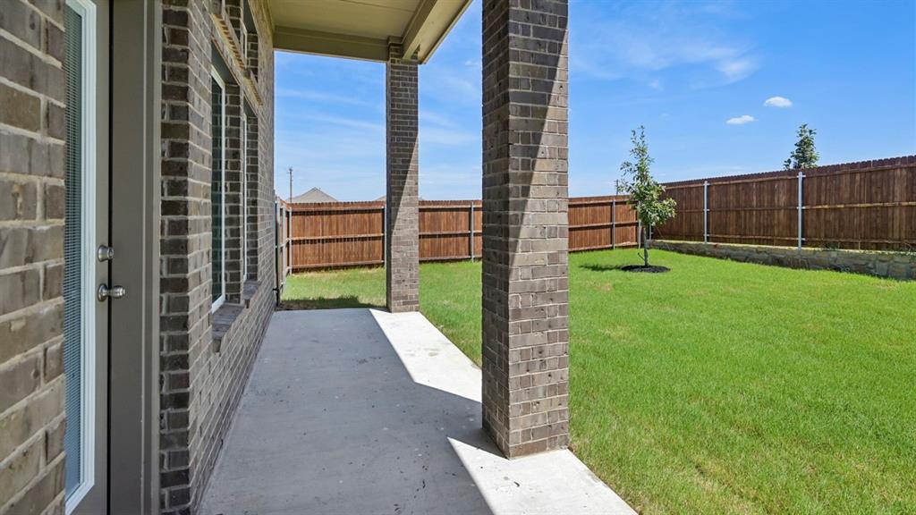 9528 Bently Boulevard Property Photo 4