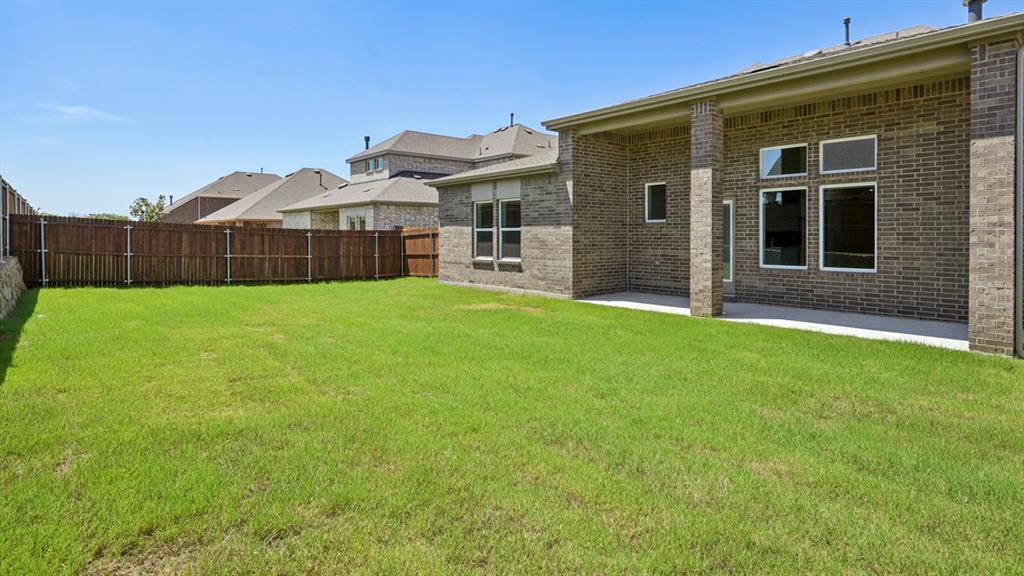 9528 Bently Boulevard Property Photo 5