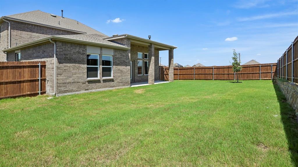 9528 Bently Boulevard Property Photo 6