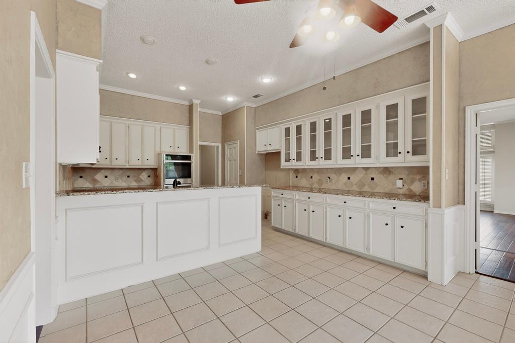 14015 Highmark Square Property Photo 14