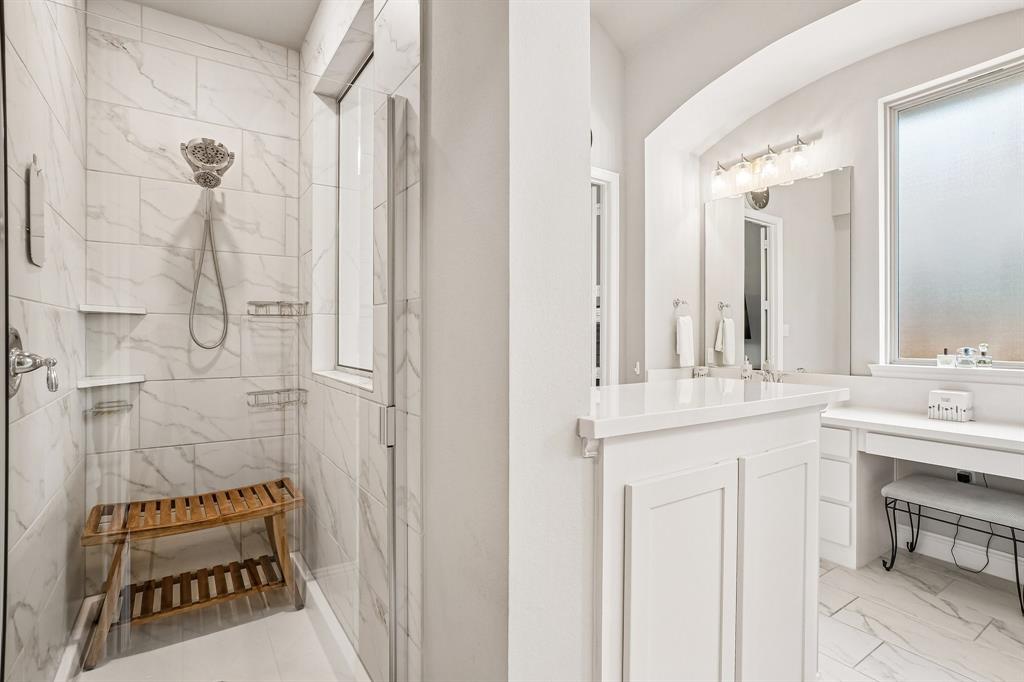 8901 Cedar Basin Drive Property Photo 12