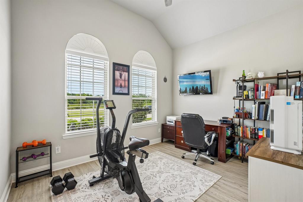 8901 Cedar Basin Drive Property Photo 13