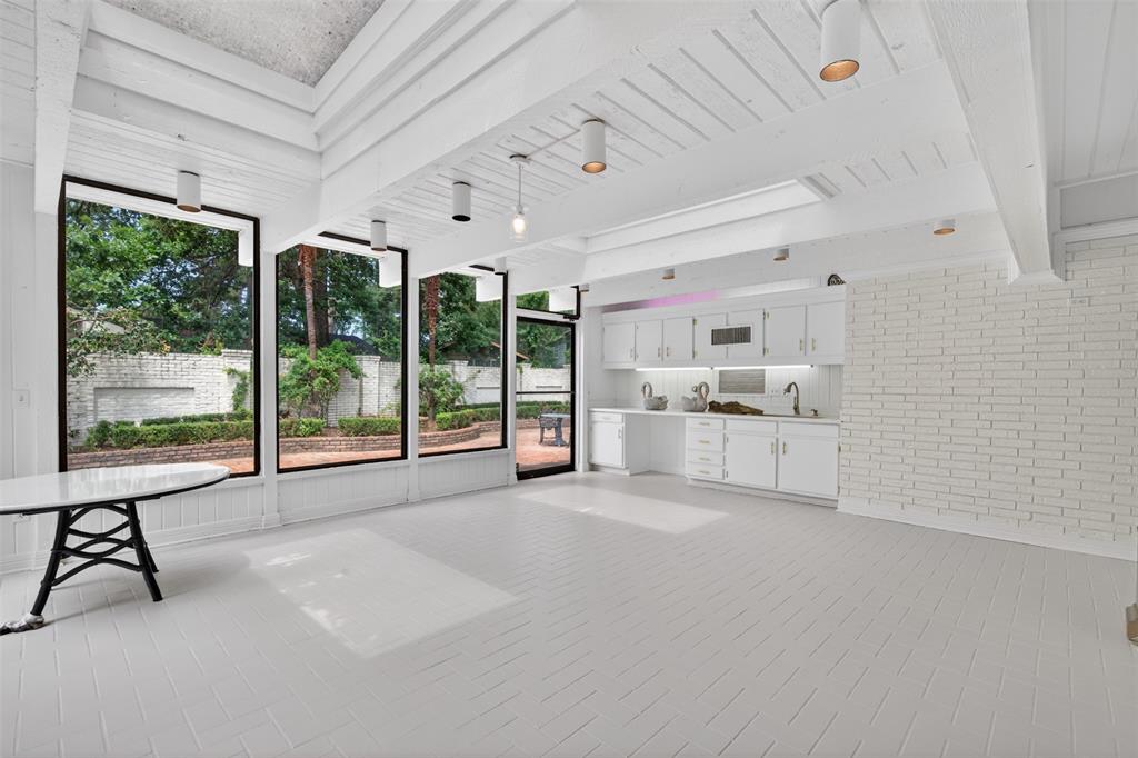 634 Balmoral Drive Property Photo 8