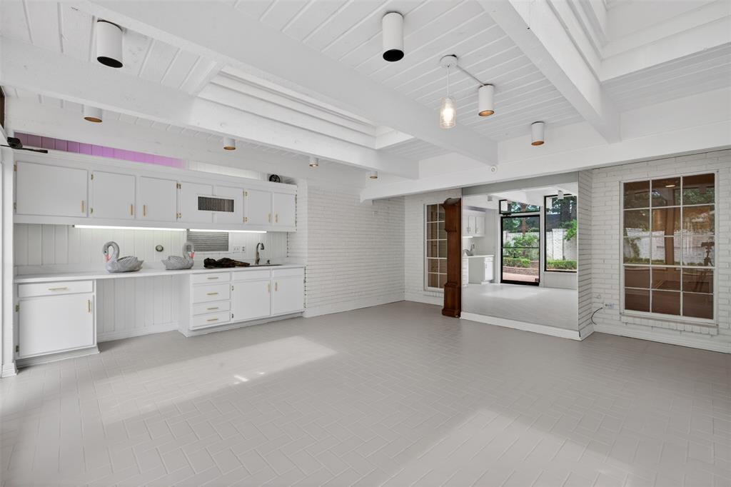 634 Balmoral Drive Property Photo 9