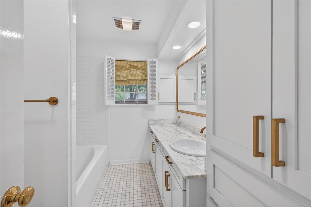 634 Balmoral Drive Property Photo 15