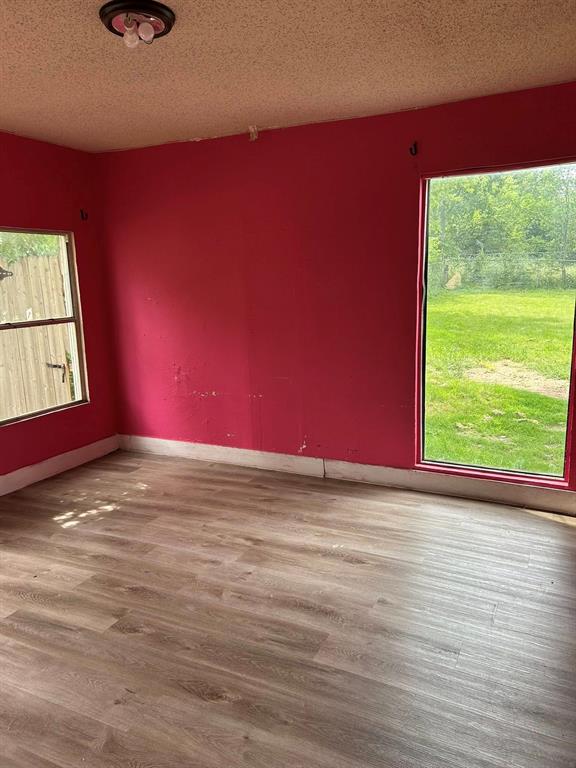 2670 Strong Avenue Property Photo 6