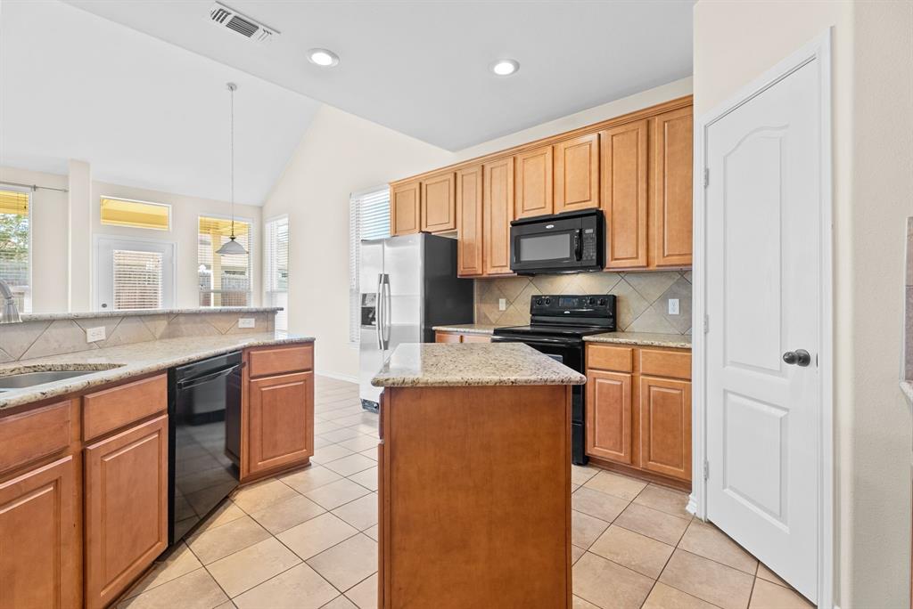 6679 Lacebark Circle Property Photo 10